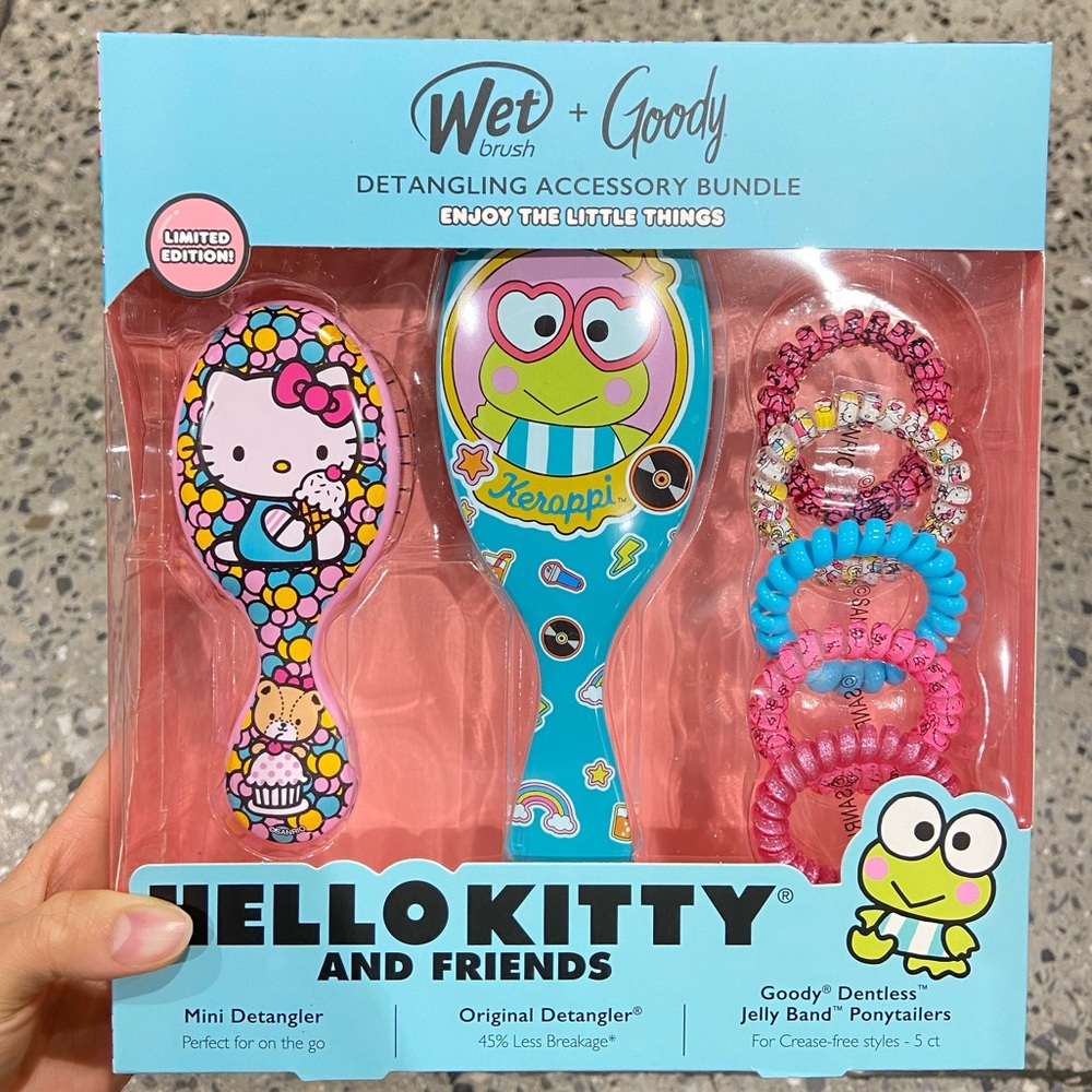 Hello Kitty x Wet Brushes Detangling Accessory Bundle